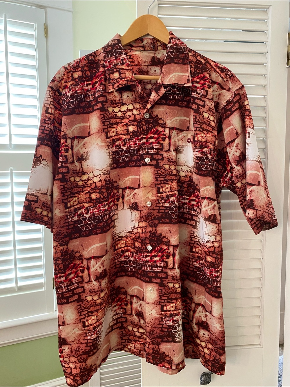 South Pole Vintage Men’s Short Sleeve Bowling Shirt Red Brick Wall Design